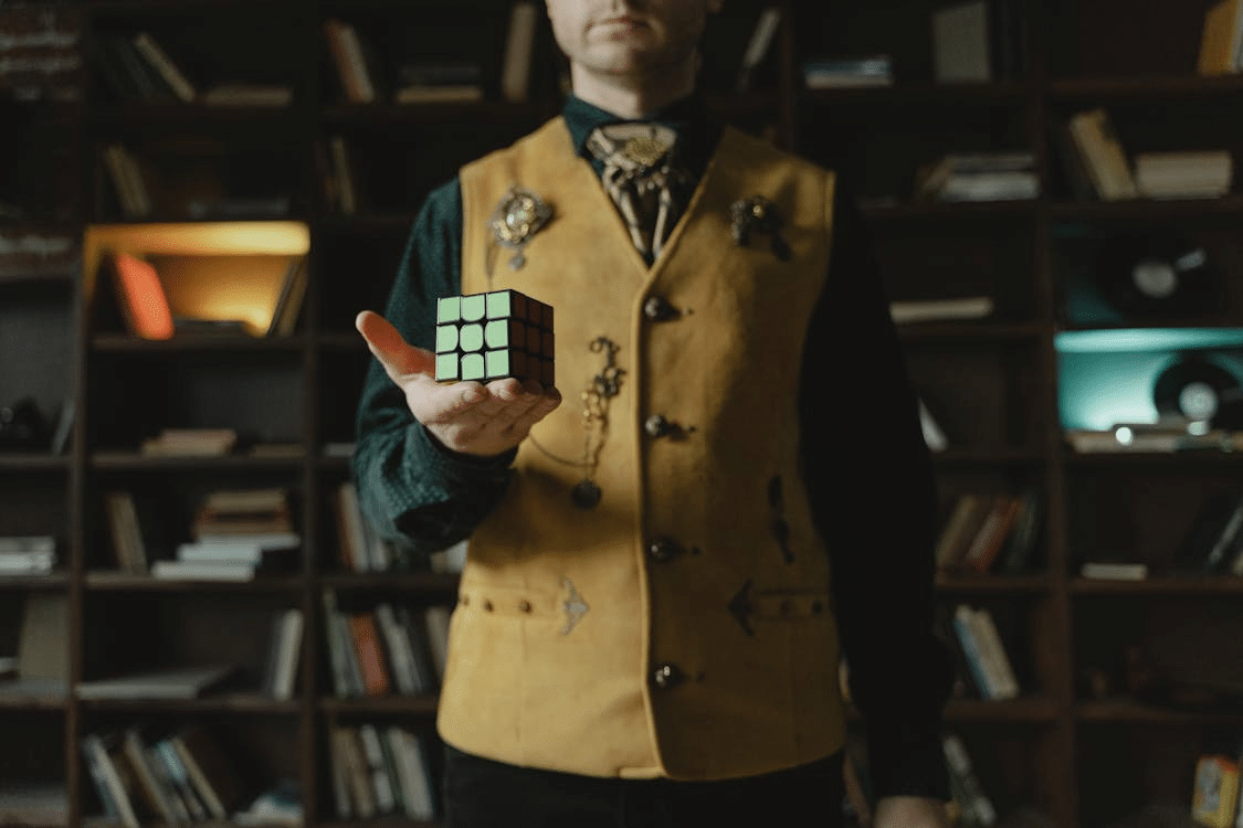 A man holding a rubik’s cube