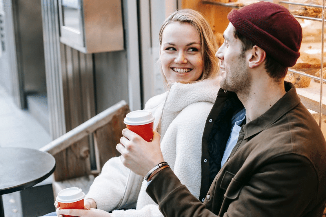 A couple on an outdoor date