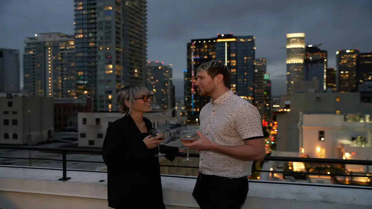 A couple meeting at a bar