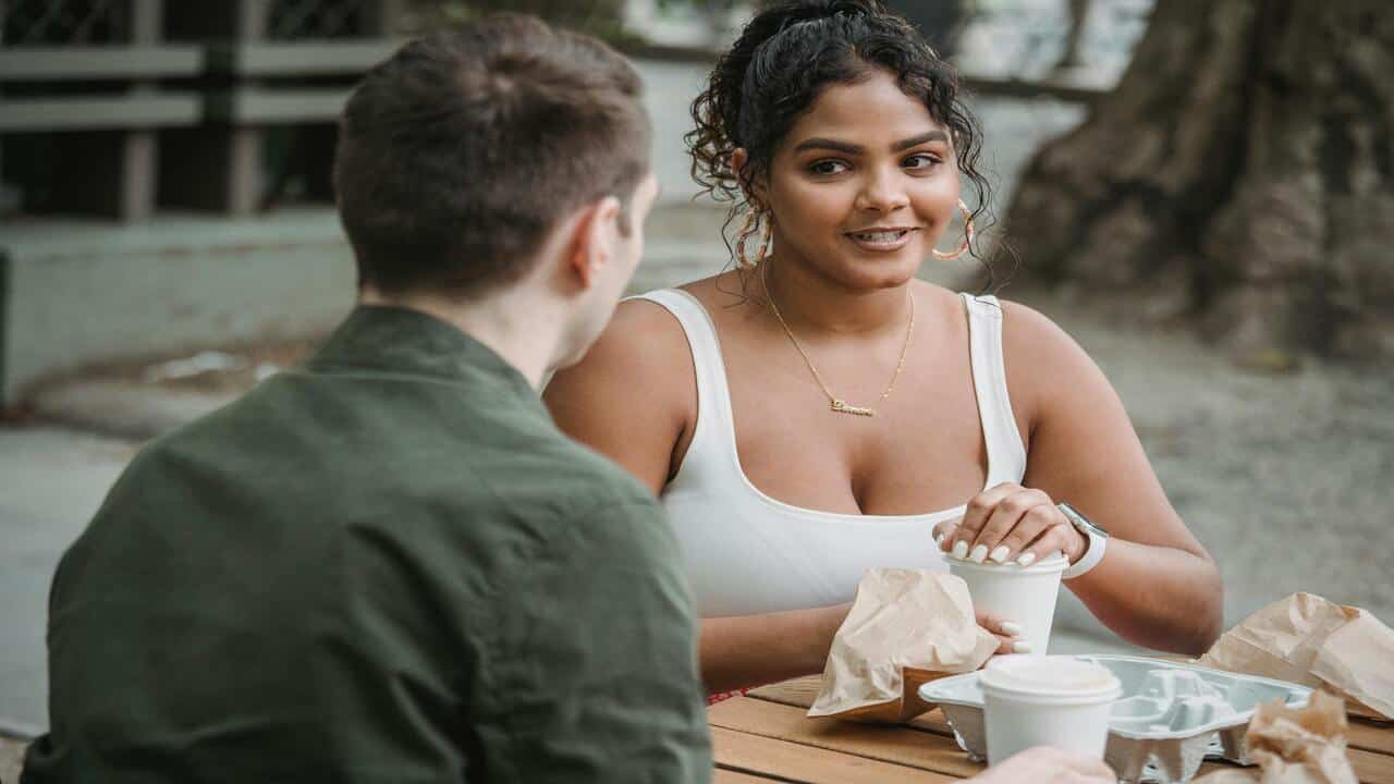 A couple on an outdoor date