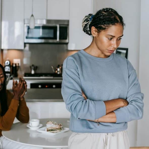 A woman thinking about her boyfriend’s behavior