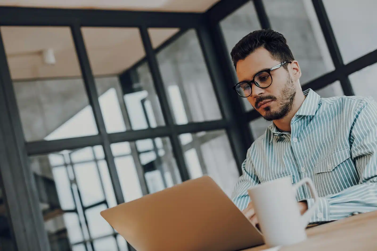 A focused businessman in a desk