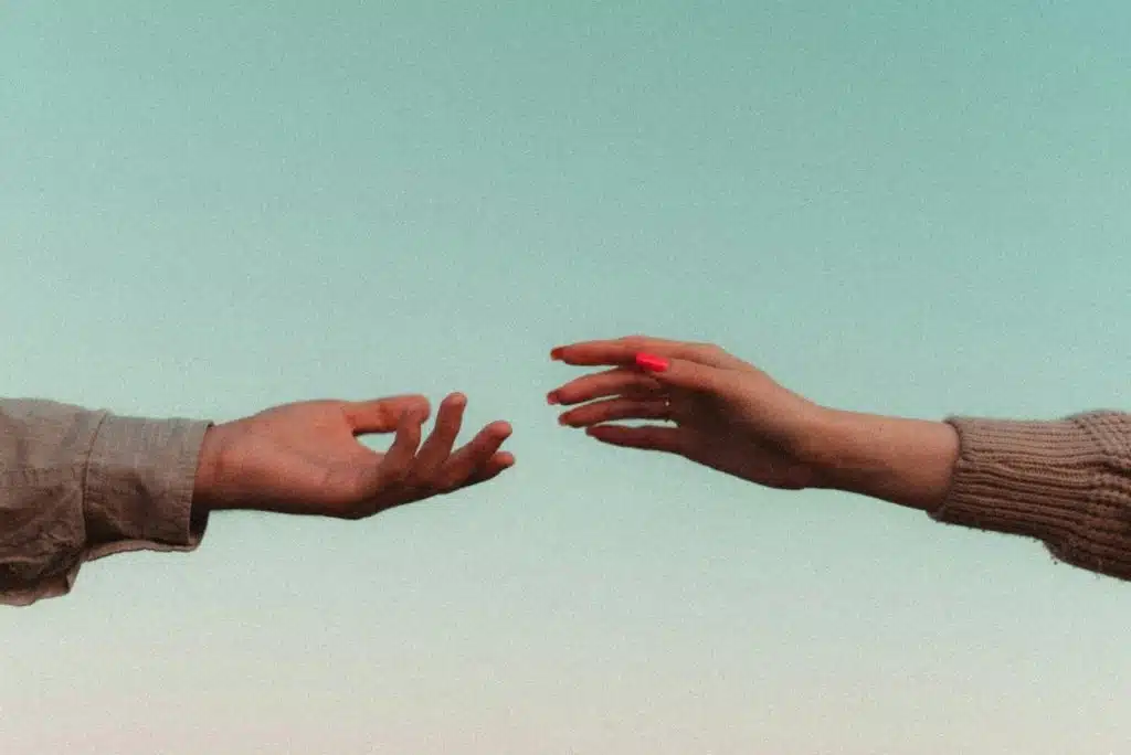 hands holding apart