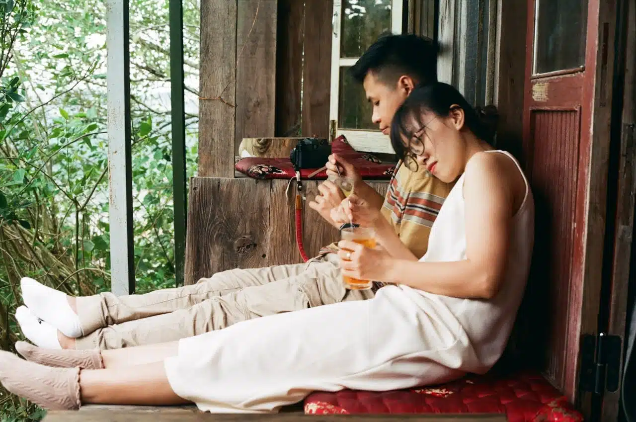 couple discussing calmly