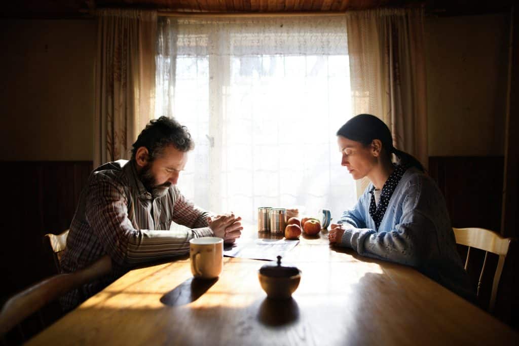 couple quiet dinner