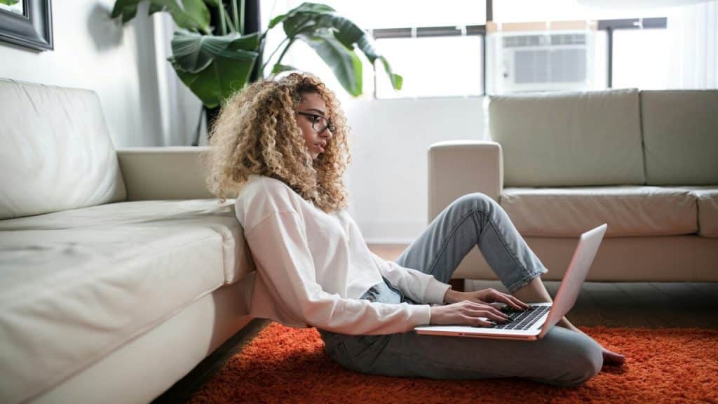 Many people rush to fill silence because they fear awkwardness. The person who remains composed during quiet moments appears confident and grounded. Allow conversations to breathe instead of nervously over-talking. Strategic pauses make your words more impactful and give others space to think. Silence, when used well, amplifies authority.