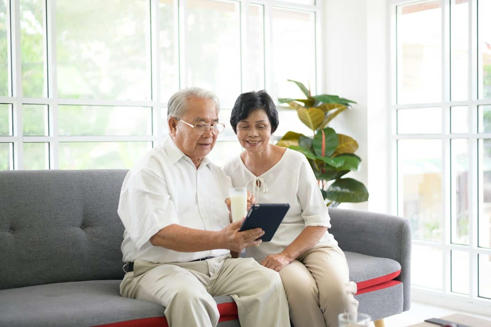 couple discussion indoors