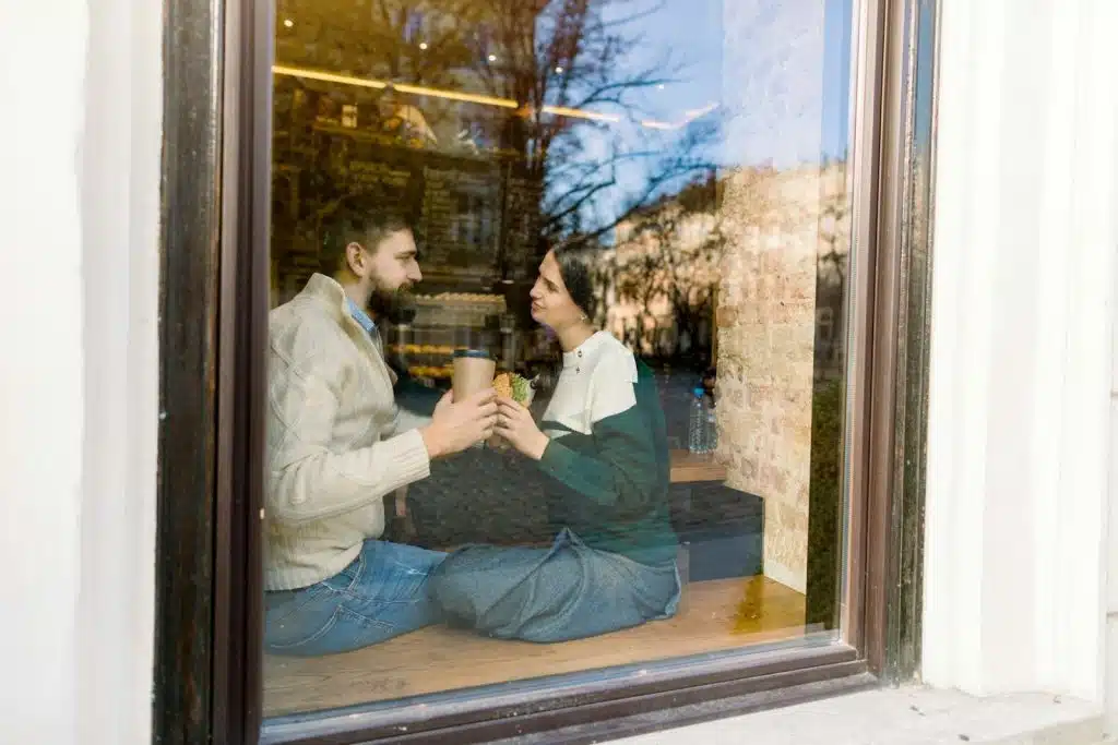 couple talking cafe