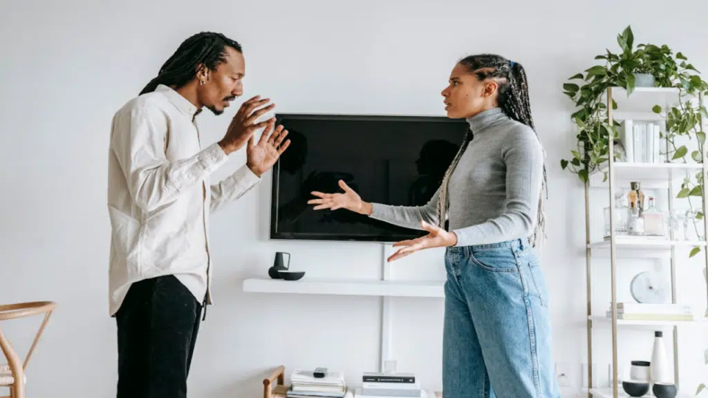 A couple fighting in the apartment