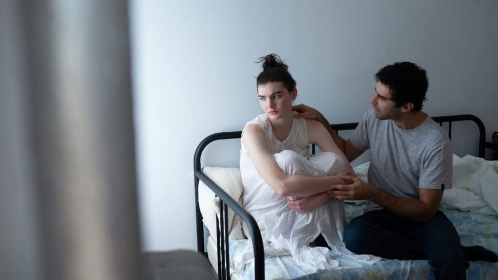 Woman does not want to have conversation to a man