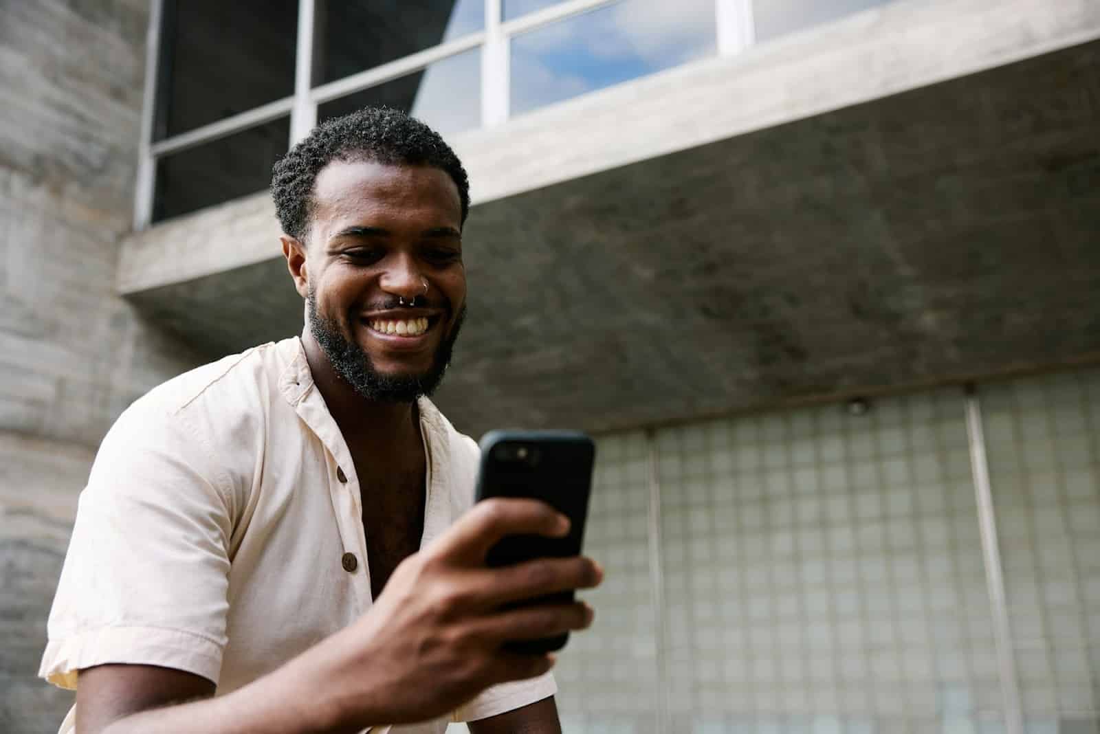 smartphone dating app
