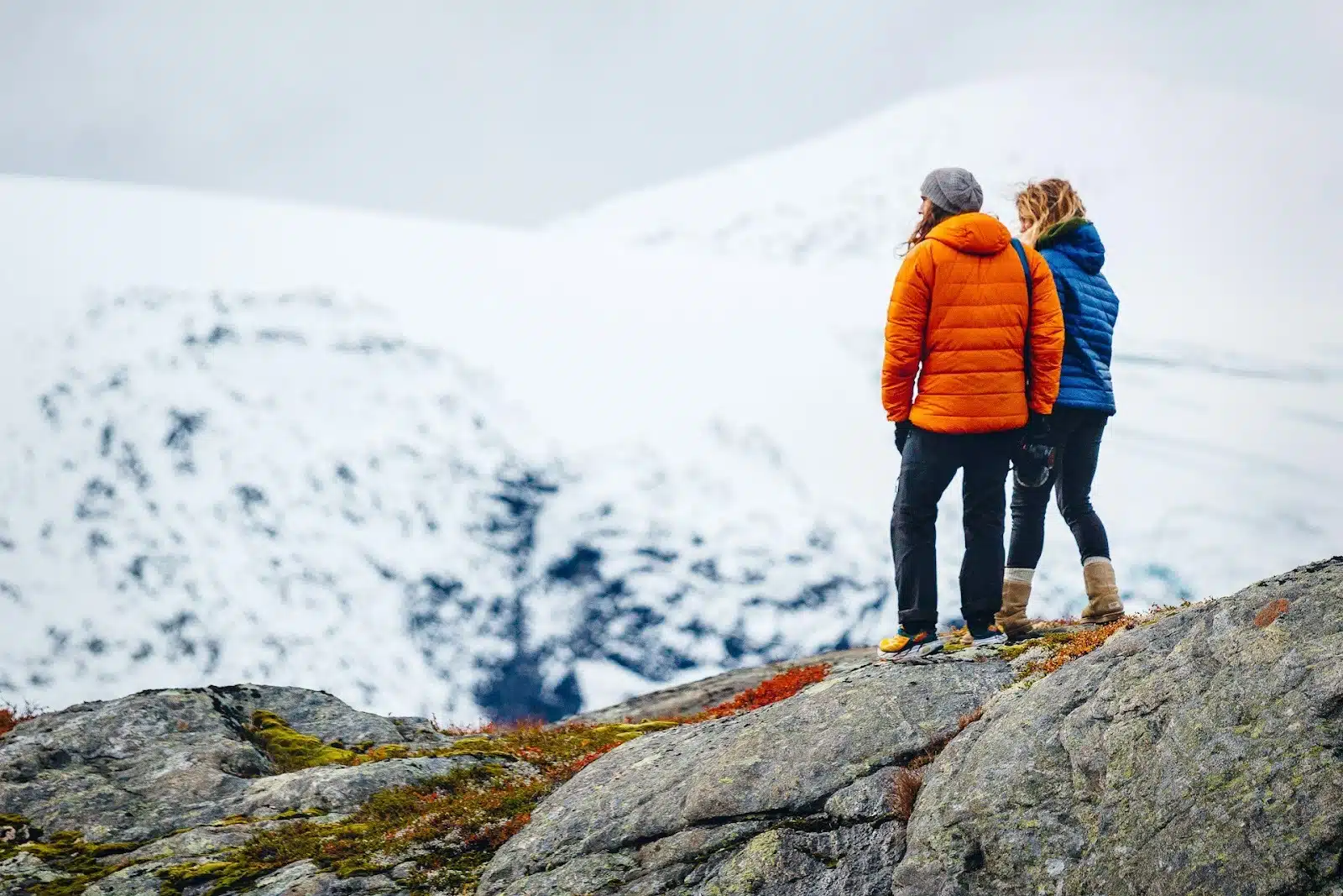 couple travel adventure