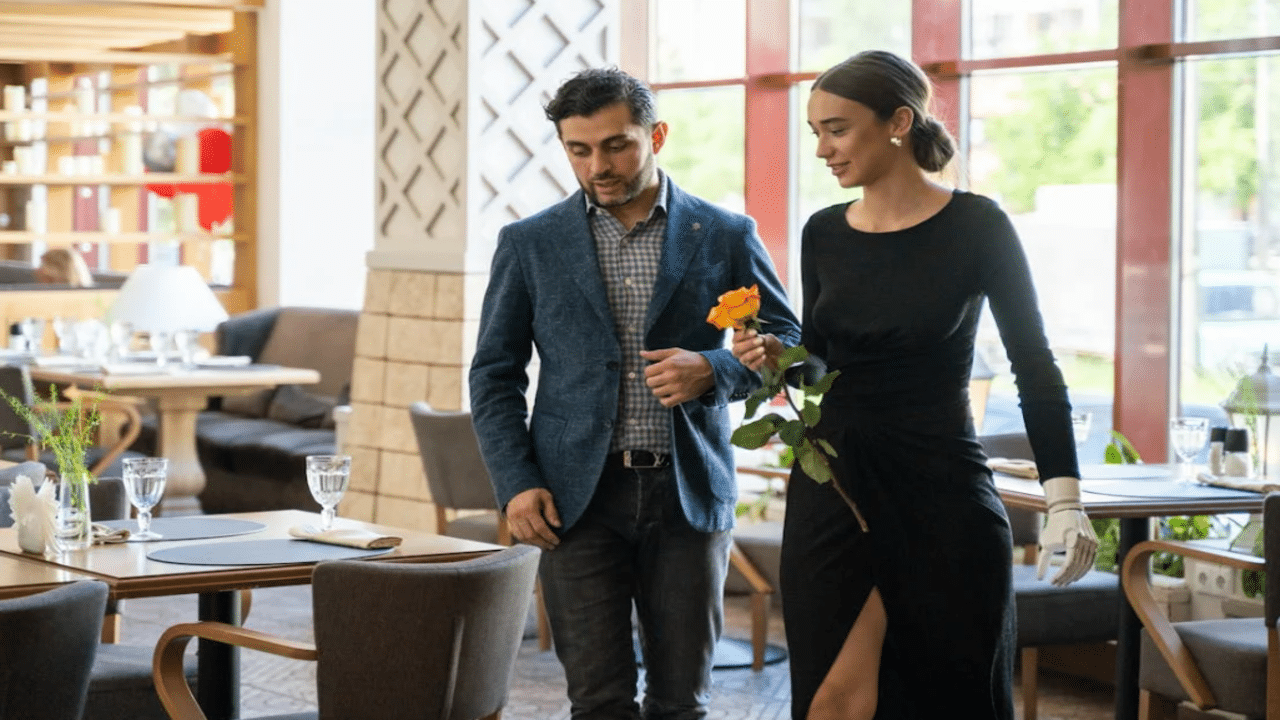 A couple on a first date
