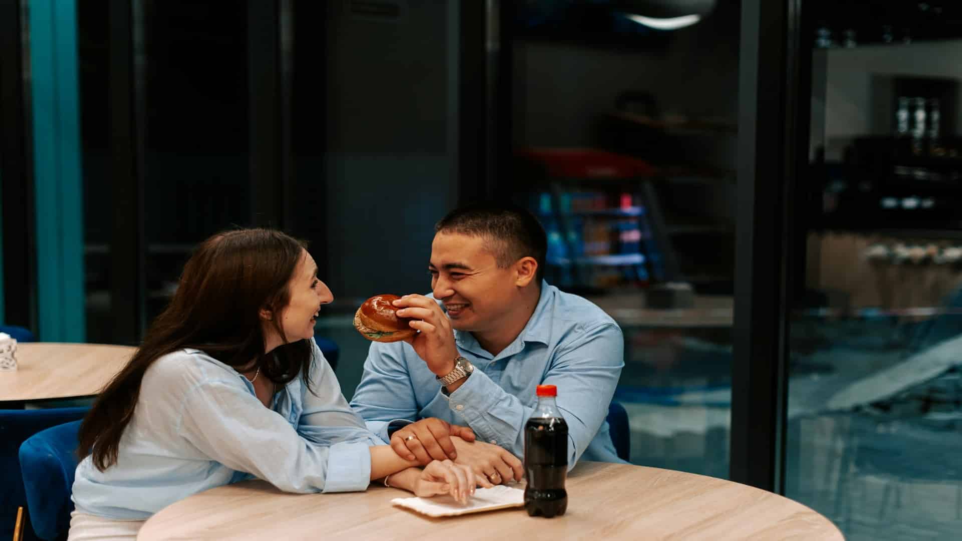 couple in a restaurant