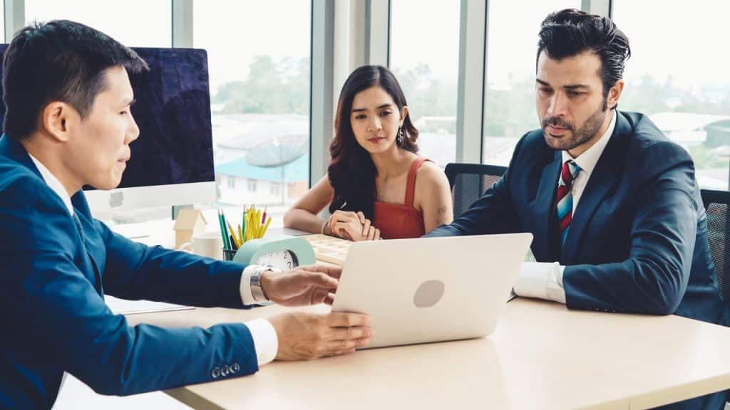 A financial adviser helping a couple