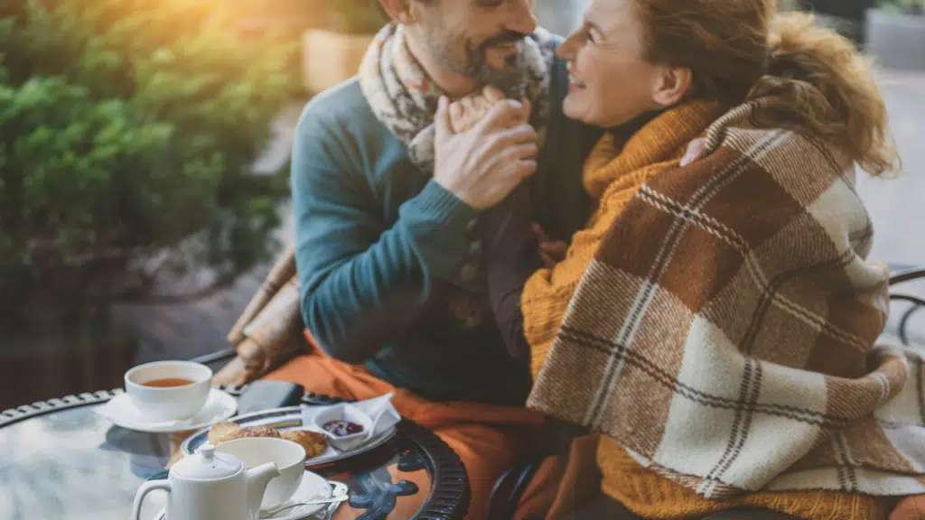 A mature couple on a coffee date