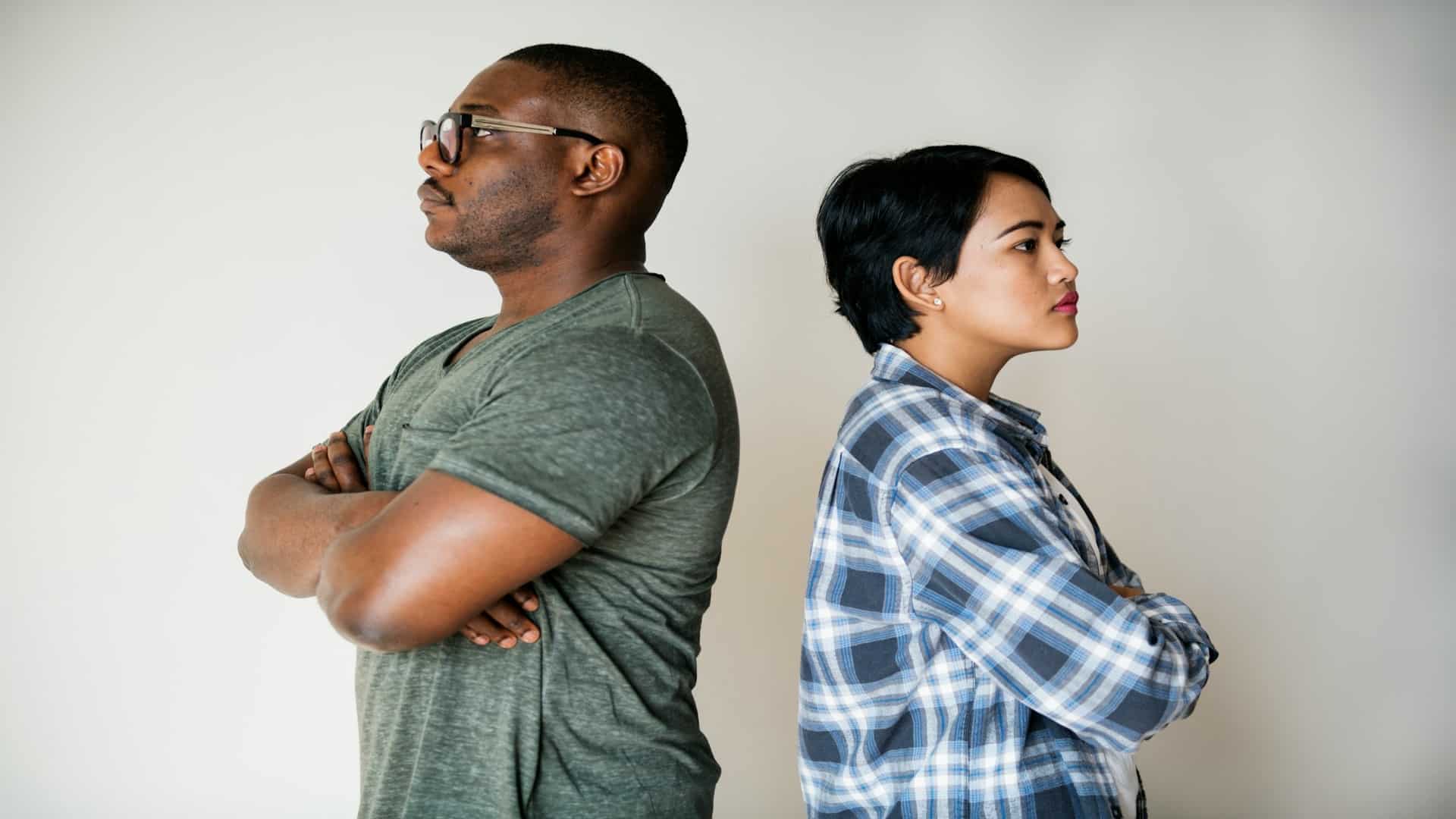 couple discussing disagreement calmly