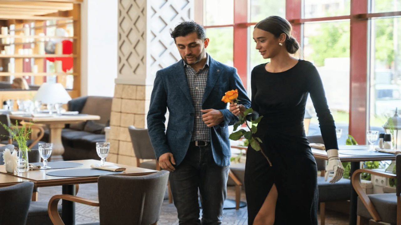 A couple on a first date