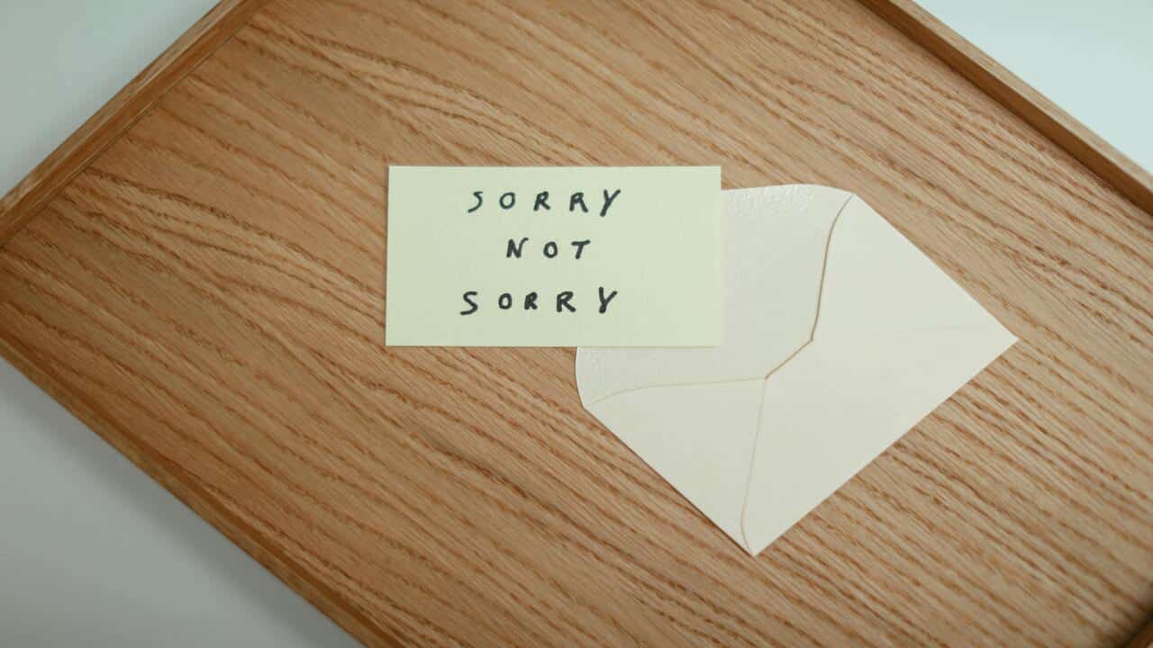 A note saying “sorry not sorry”