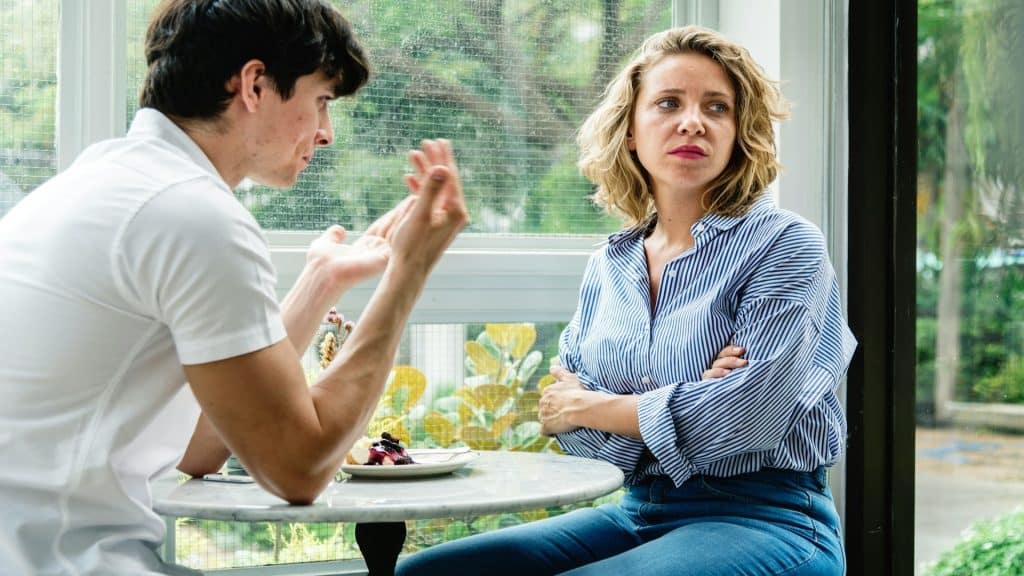 couple resolving disagreement calmly