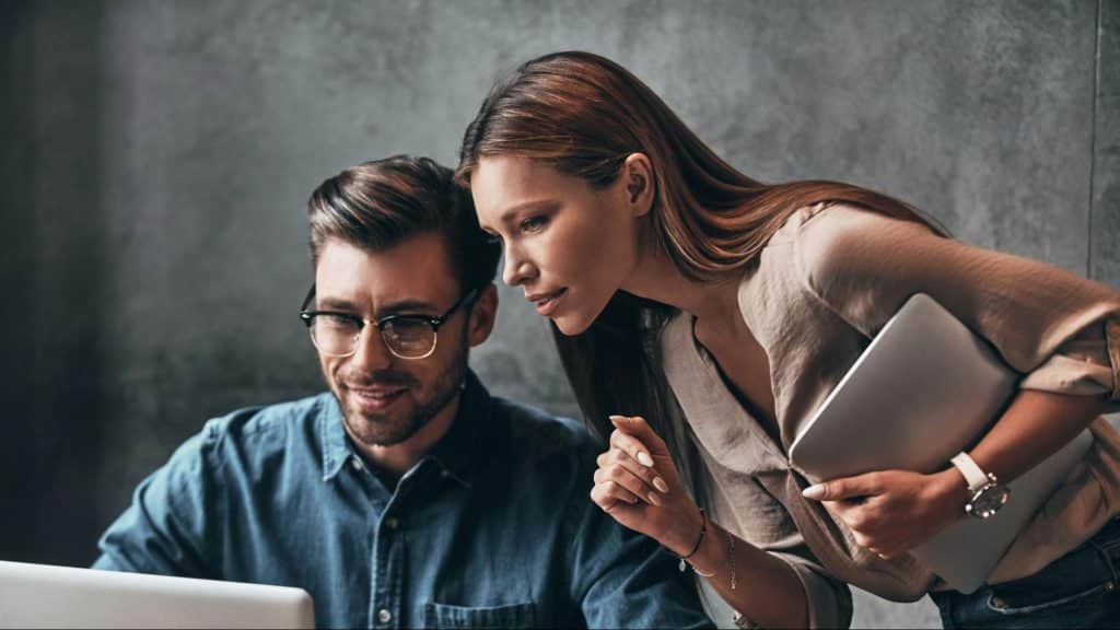 Woman telling what she thinks to a man 