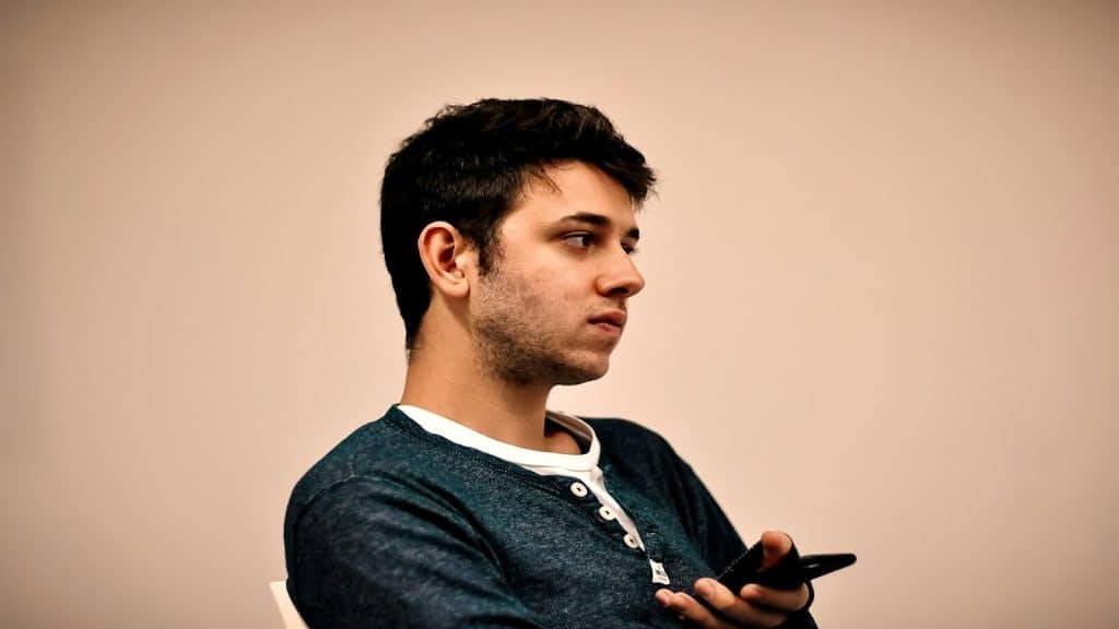 person appearing attentive or distracted