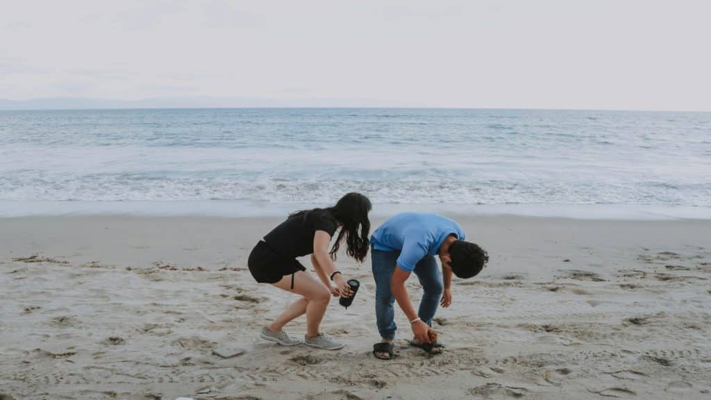 couple putting in minimal effort