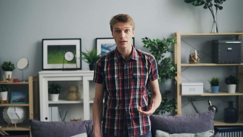 man showing mixed behavior vs steady distance