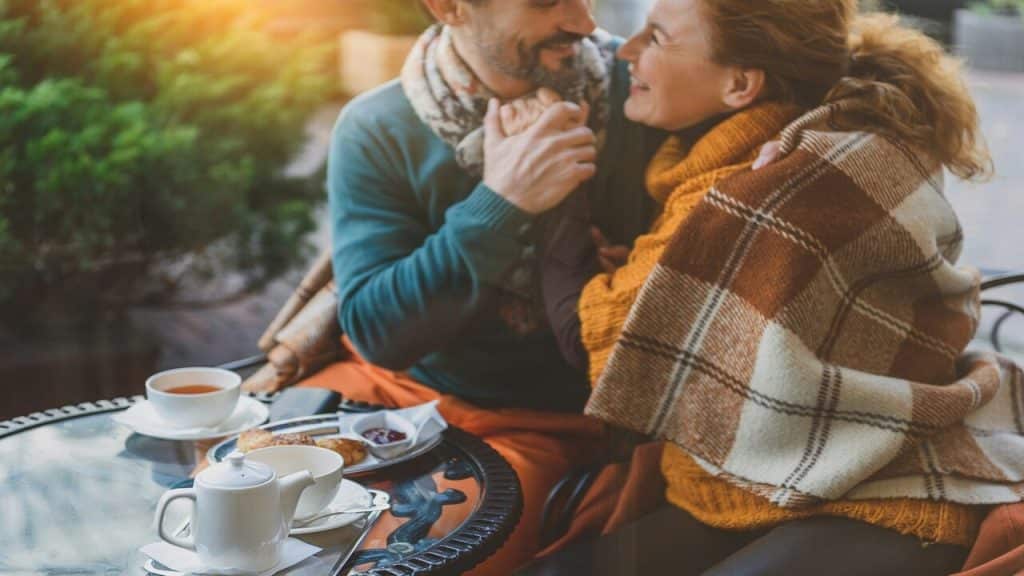A couple on a tea date