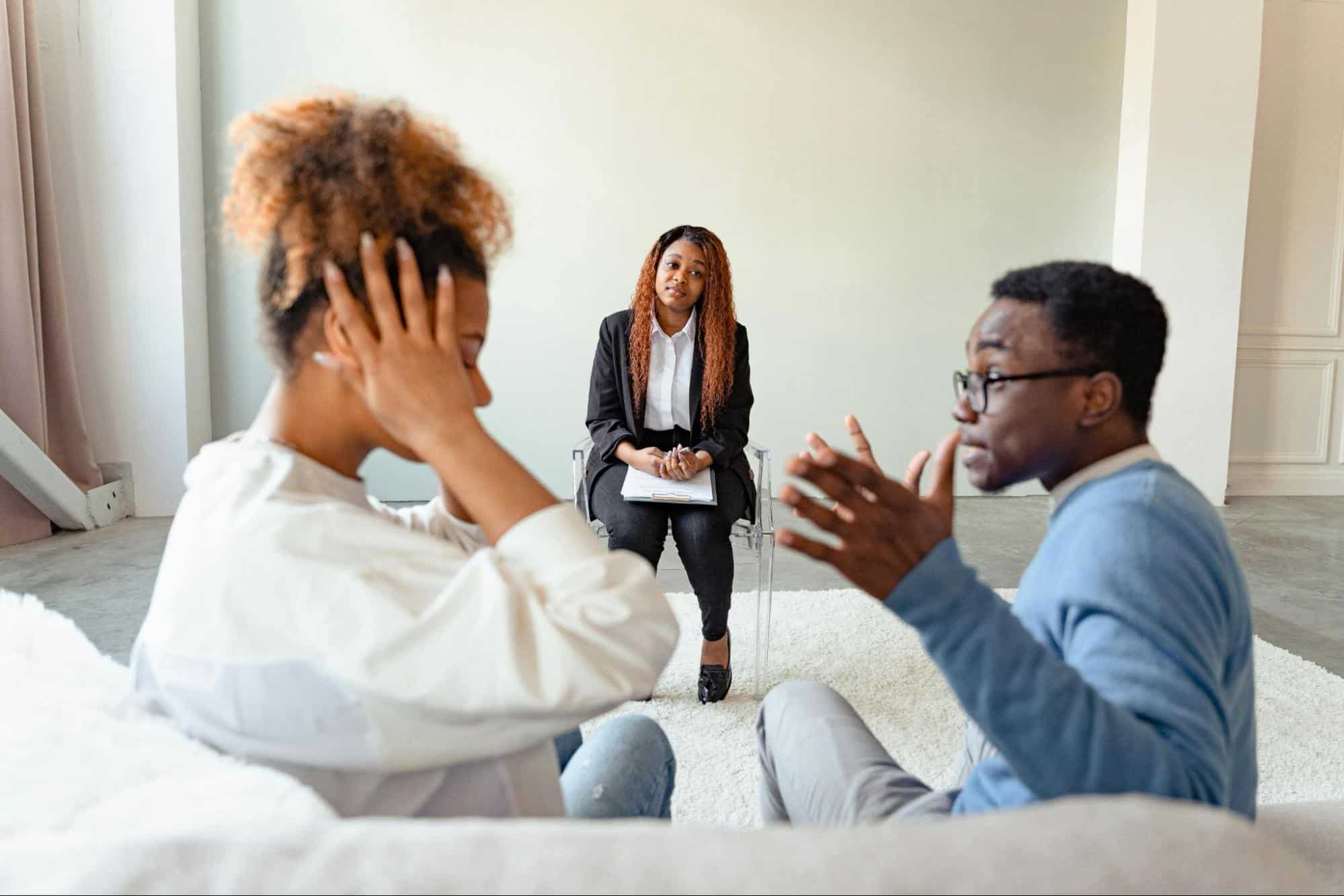 A couple in a psychotherapy session.